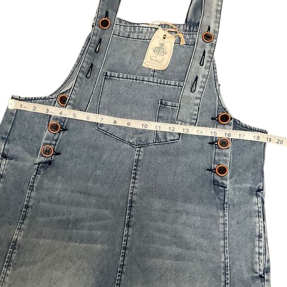 Easel Women's Jumpsuit Overalls Distressed Denim NWT - Picture 13 of 16